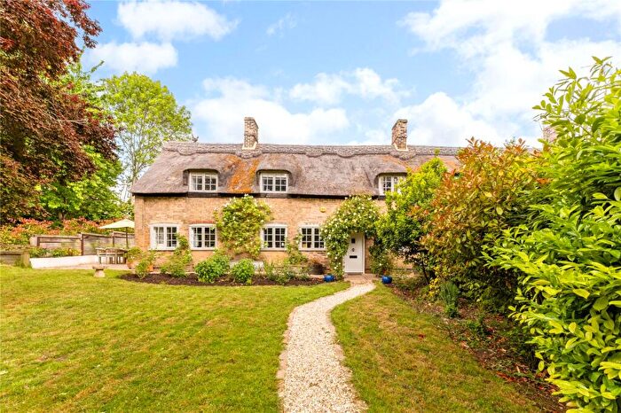 4 Bedroom Semi-Detached House For Sale In High Street, Yelling, St. Neots, Cambridgeshire, PE19