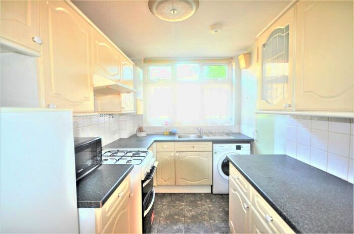 2 Bedroom Terraced House To Rent In Nigel Mews, IG1