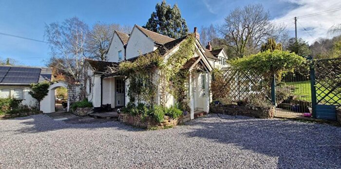 4 Bedroom Detached House For Sale In Aston Ingham Road, Newent, GL18