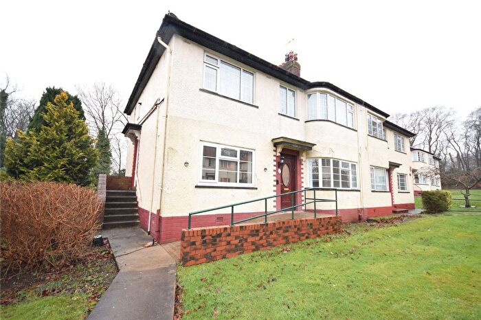 2 Bedroom Flat To Rent In Redesdale Gardens, Leeds, West Yorkshire, LS16