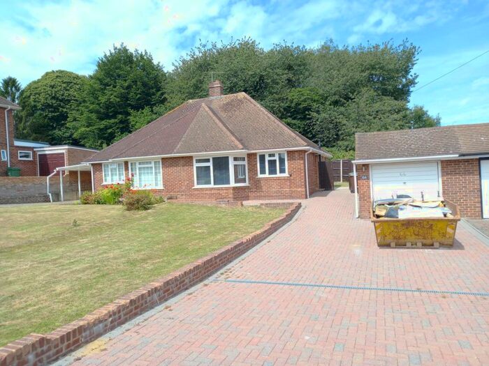2 Bedroom Bungalow To Rent In Poplar Grove, Maidstone, ME16