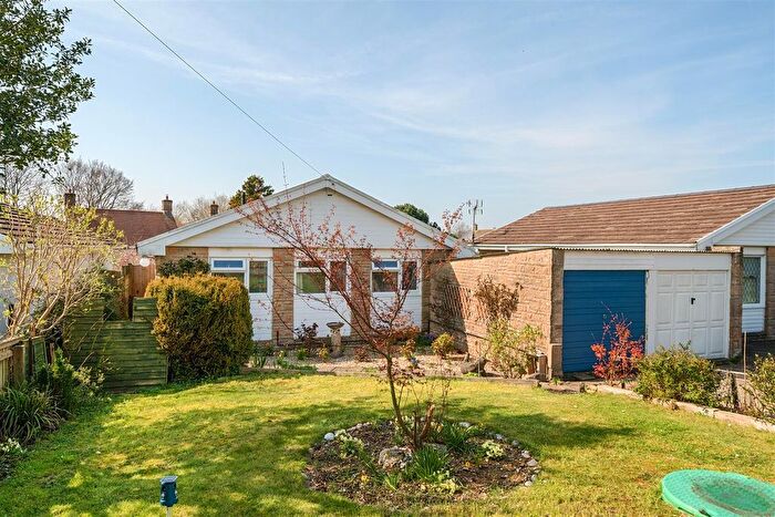 4 Bedroom Detached Bungalow For Sale In Stanstead Road, Maiden Newton, Dorchester, DT2