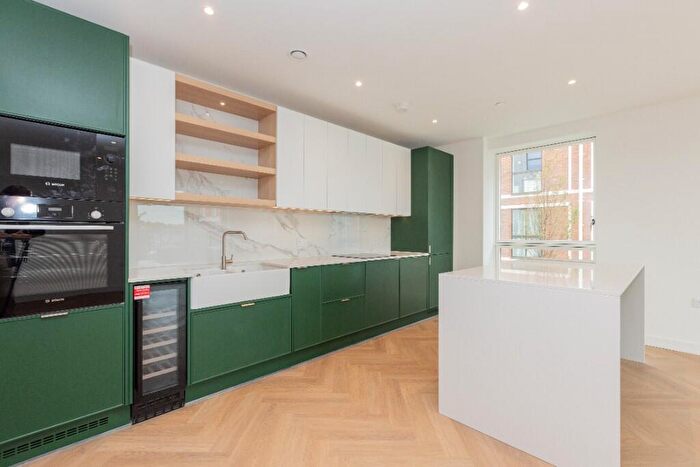 3 Bedroom Flat To Rent In Henshaw Parade, The Hyde, London, NW9