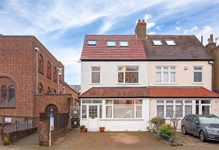 4 Bedroom Semi Detached House For Sale In Ravenscroft Road, Beckenham, BR3