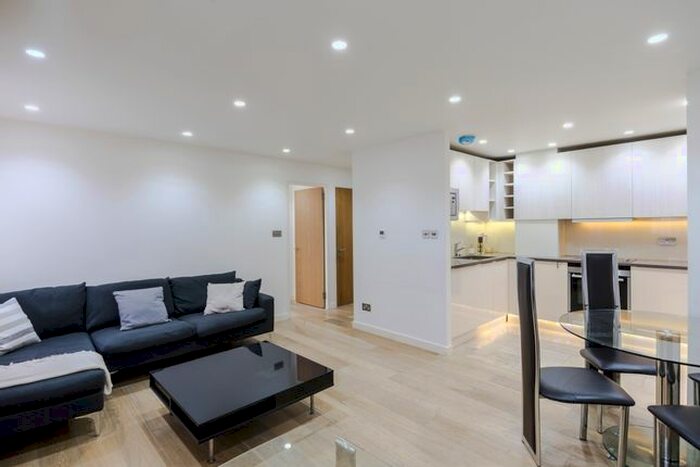 1 Bedroom Flat To Rent In Cheyne Walk, London, SW3