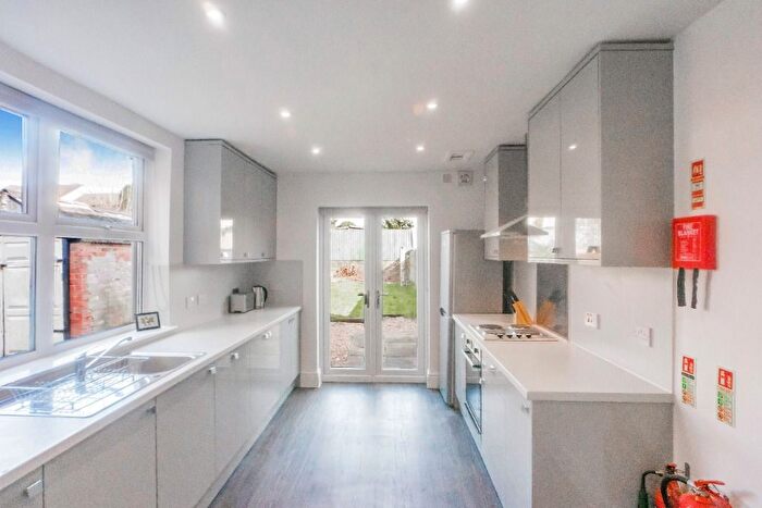 5 Bedroom Semi-Detached House To Rent In Mona Street, Beeston, Nottingham, NG9