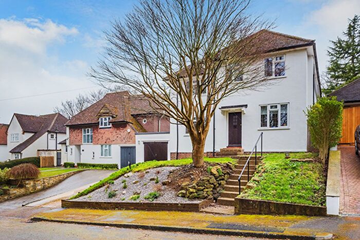5 Bedroom Detached House To Rent In Ref: Gf - Ridgegate Close, Reigate, RH2