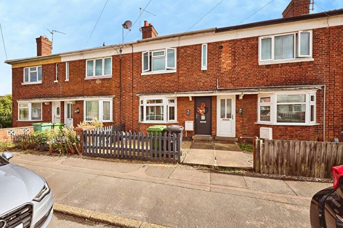 3 Bedroom Terraced House For Sale In Montagu Road, Peterborough, PE4