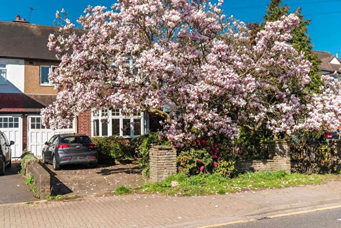 4 Bedroom Semi Detached House For Sale In Headstone Lane, North Harrow, Harrow, HA2