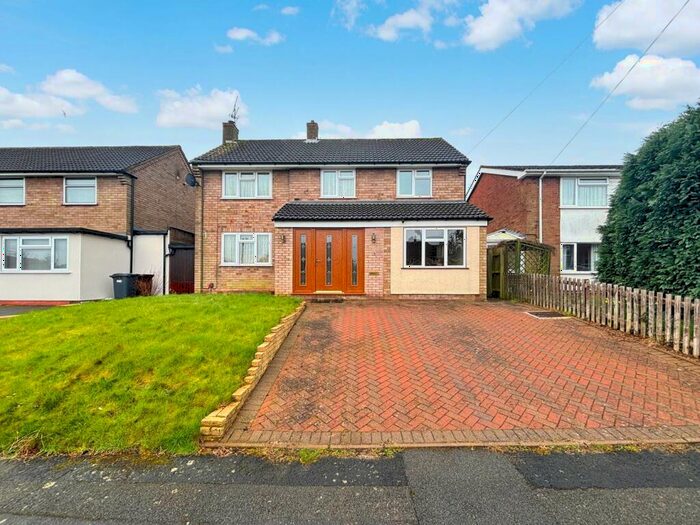 4 Bedroom Detached House To Rent In Burns Close, Redditch, B97