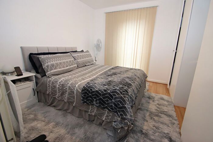 3 Bedroom Maisonette To Rent In Station House Mews, Edmonton, N9