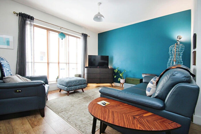 2 Bedroom Flat For Sale In Linden Quarter, Cromwell Street, Bristol, BS3