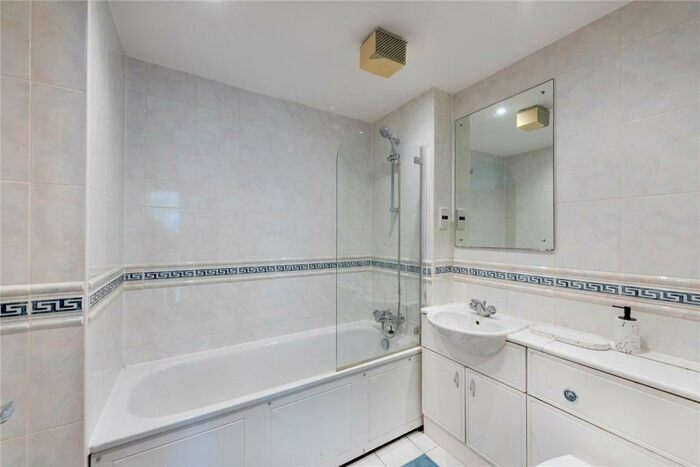 2 Bedroom Apartment To Rent In Rotherhithe Street, London, SE16