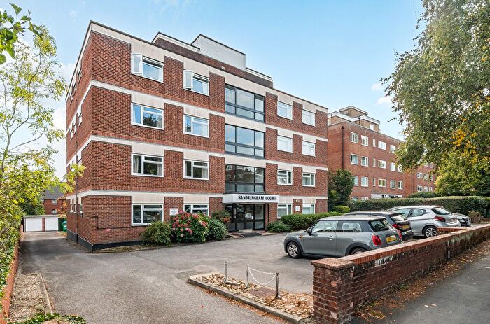 2 Bedroom Flat To Rent In Winn Road, Southampton, Hampshire, SO17