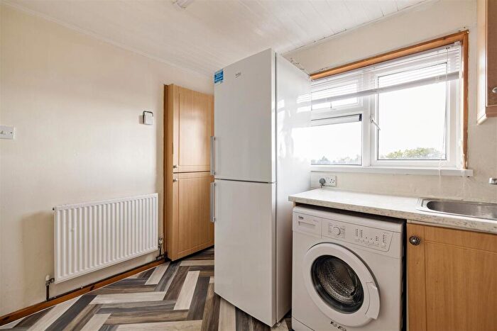 2 Bedroom Apartment To Rent In Mill Lane, Woodford Green, IG8