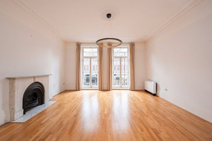 2 Bedroom Flat To Rent In Colosseum Terrace, London, NW1