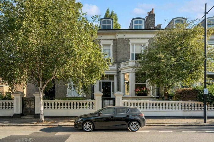 3 Bedroom Flat To Rent In Addison Crescent, London, W14