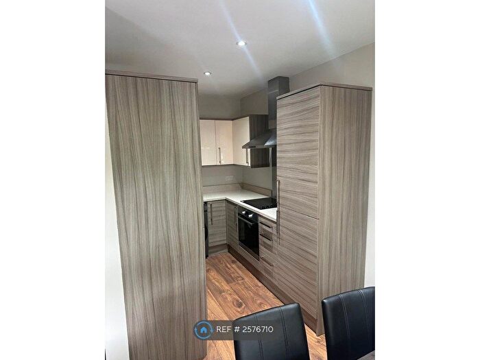 1 Bedroom Flat To Rent In The Mall, London, W5