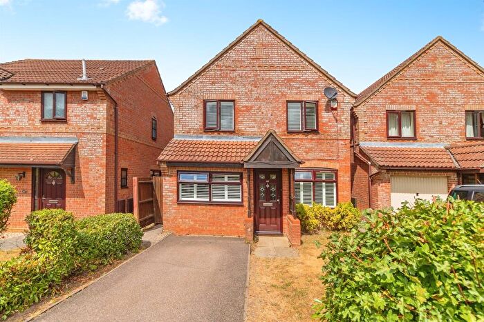 3 Bedroom Detached House For Sale In Holst Crescent, Old Farm Park, Milton Keynes, MK7