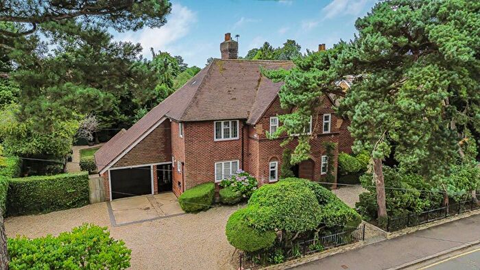 4 Bedroom House For Sale In Highfield Road, Hertford, Hertfordshire, SG13