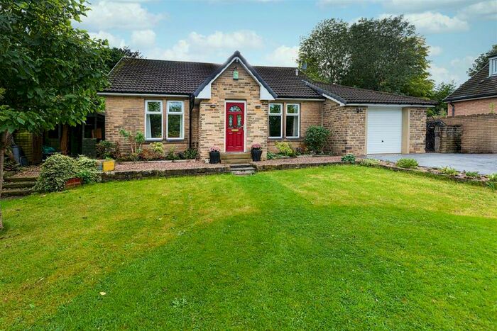 4 Bedroom Detached Bungalow For Sale In Standiforth Lane, Dalton, Huddersfield, HD5