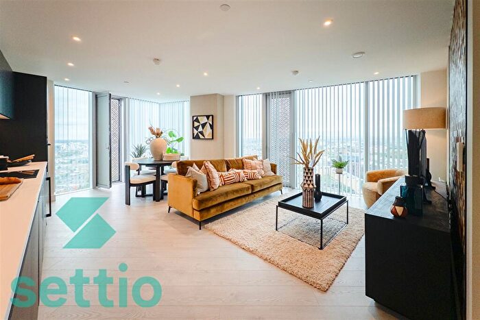 2 Bedroom Apartment To Rent In Vista River Gardens, M5