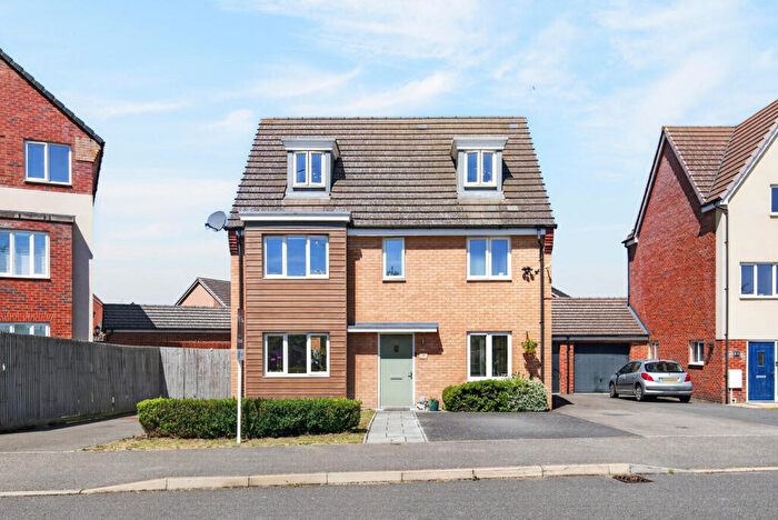 5 Bedroom Detached House For Sale In Whinchat Gardens, Leighton Buzzard, LU7