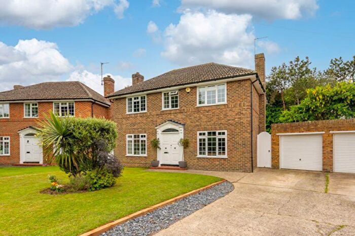 4 Bedroom Detached House For Sale In Grange Court, Aldwick, PO21