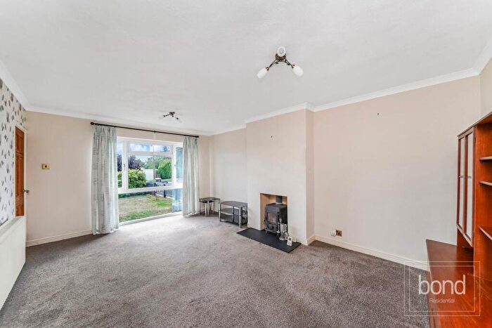 2 Bedroom Semi-Detached Bungalow For Sale In Runsell View, Danbury, Chelmsford, CM3