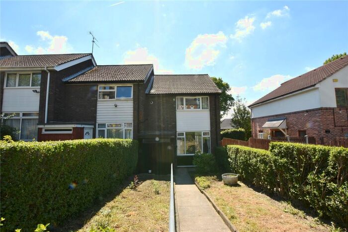 2 Bedroom Town House To Rent In Greenside Road, Wortley, Leeds, LS12