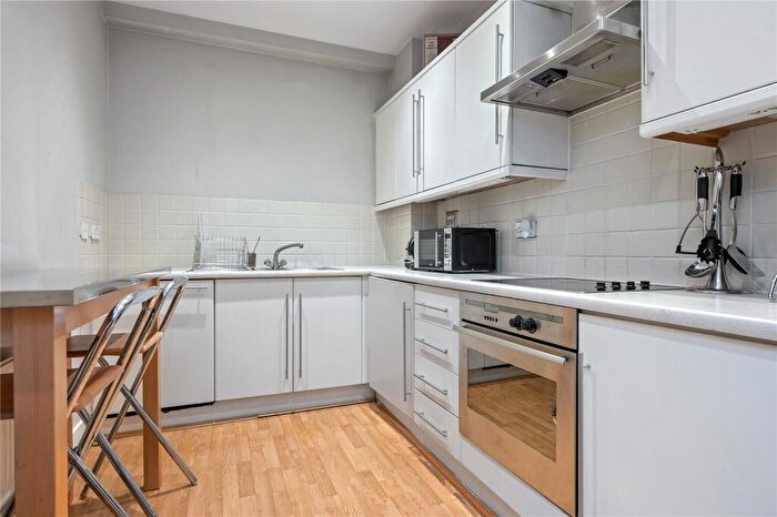 2 Bedroom Apartment To Rent In Farringdon Road, London, EC1M