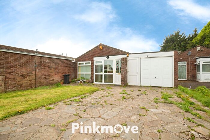 2 Bedroom Detached Bungalow For Sale In Fosse Road, Newport, NP19