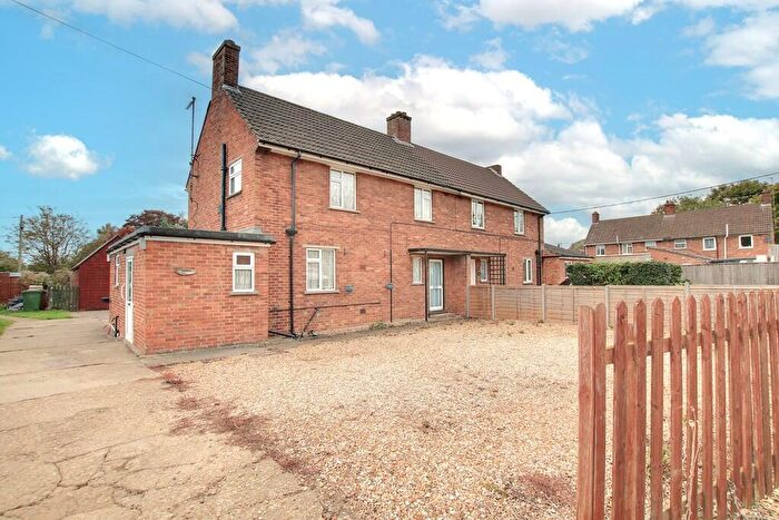 3 Bedroom Semi-Detached House For Sale In Hall Bridge Road, Upwell, PE14