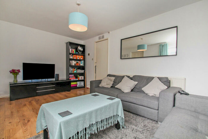 2 Bedroom Semi-Detached House To Rent In Kendal Lane, Hyde Park, Leeds, LS3