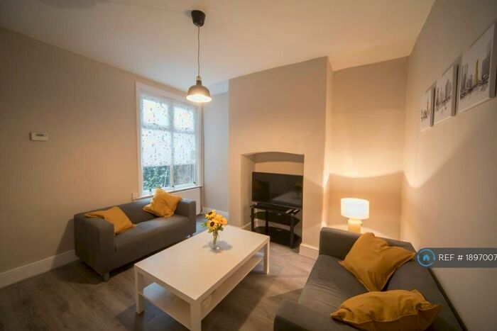 4 Bedroom Terraced House To Rent In Deramore Street, Manchester, M14