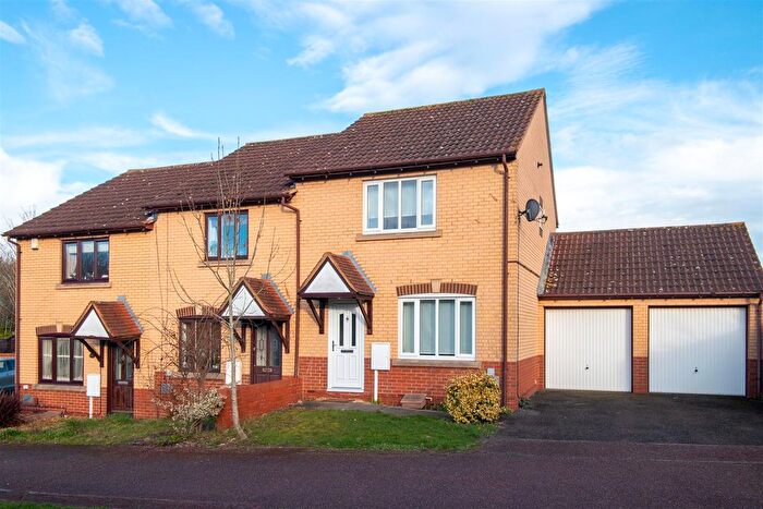 3 Bedroom End Of Terrace House To Rent In Wadhurst, Kents Hill, Milton Keynes, MK7