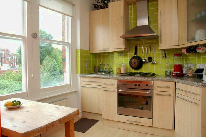 3 Bedroom Maisonette To Rent In Queens Lane, Muswell Hill, London, N10
