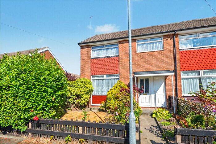 3 Bedroom End Of Terrace House For Sale In Broom Gardens, Leeds, West Yorkshire, LS10