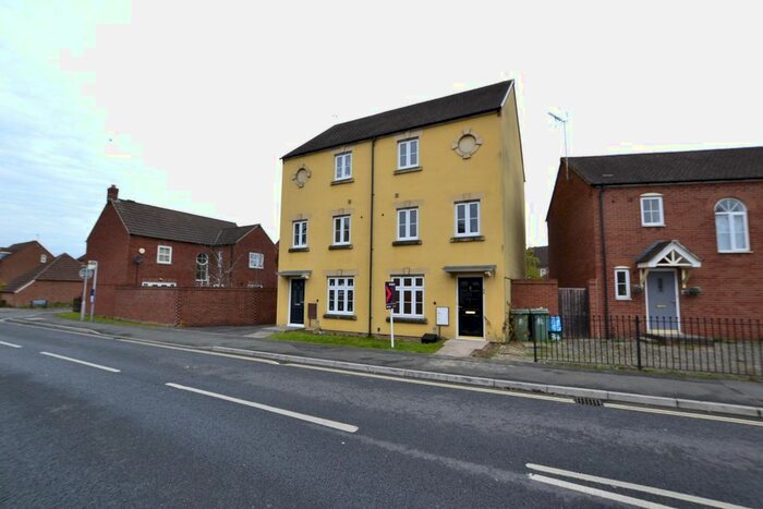 3 Bedroom Semi-Detached House To Rent In Woodvale Kingsway, Quedgeley, Gloucester GL2