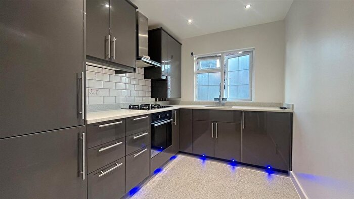 2 Bedroom Flat To Rent In Manor Park Road, Sutton, SM1