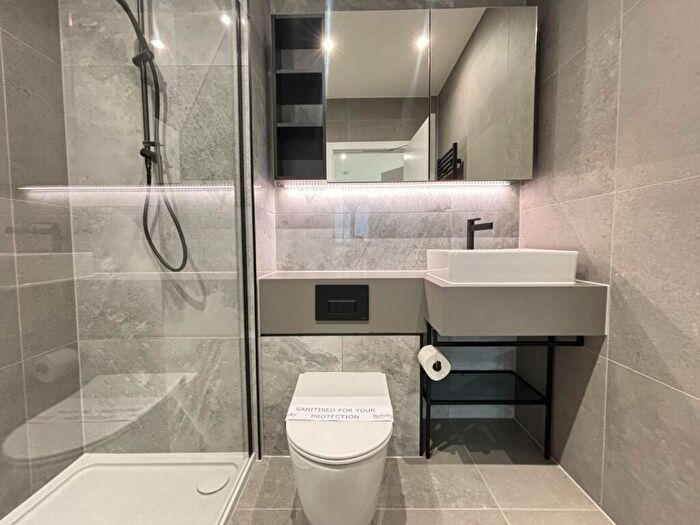 2 Bedroom Flat To Rent In Darter House, Anax Street, London, N4