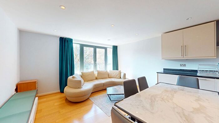 2 Bedroom Flat To Rent In Madia Vale, London, W9