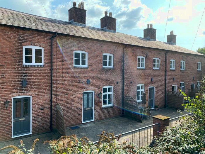 3 Bedroom Flat To Rent In Prince George Street, Cheadle, Stoke-On-Trent, ST10