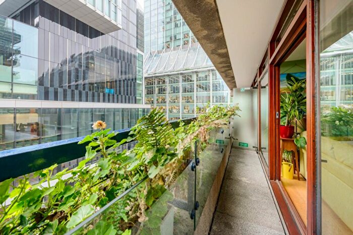 1 Bedroom Flat For Sale In Willoughby House, Barbican, EC2Y