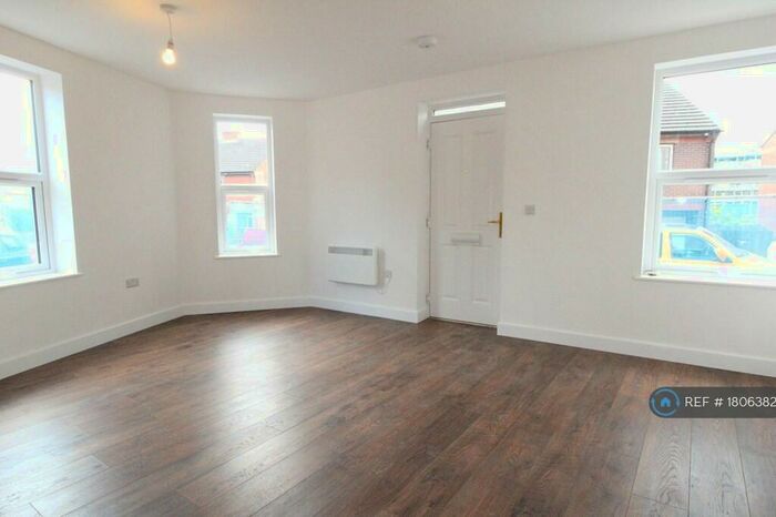 1 Bedroom Flat To Rent In Rifle Street, Nottingham, NG7