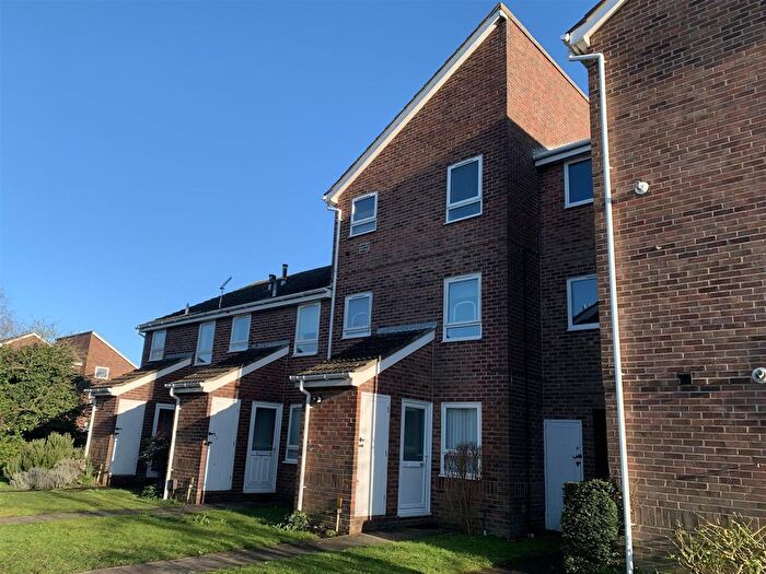 1 Bedroom Flat To Rent In Chatsworth Road, Chichester, PO19