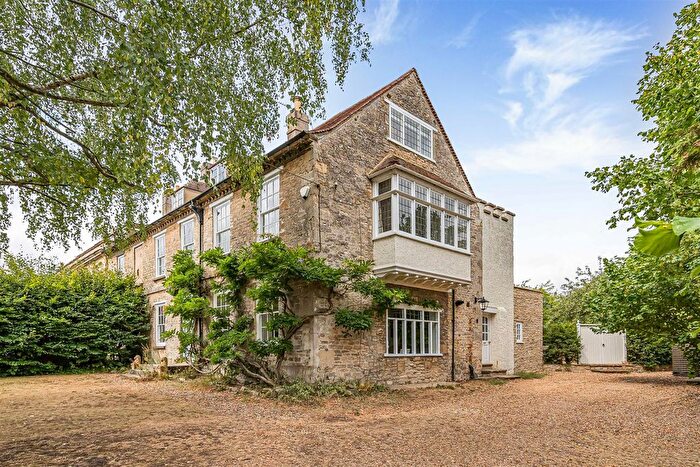 5 Bedroom Semi-Detached House For Sale In Church Lane, Wendlebury, OX25