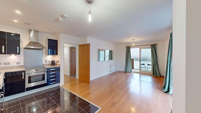 3 Bedroom Flat To Rent In Barge Walk, London, SE10