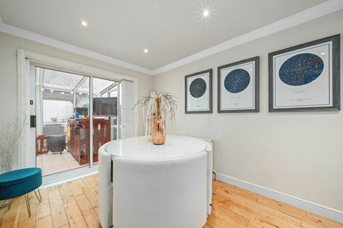 3 Bedroom Detached House For Sale In Hailes Avenue, Mount Vernon, G32