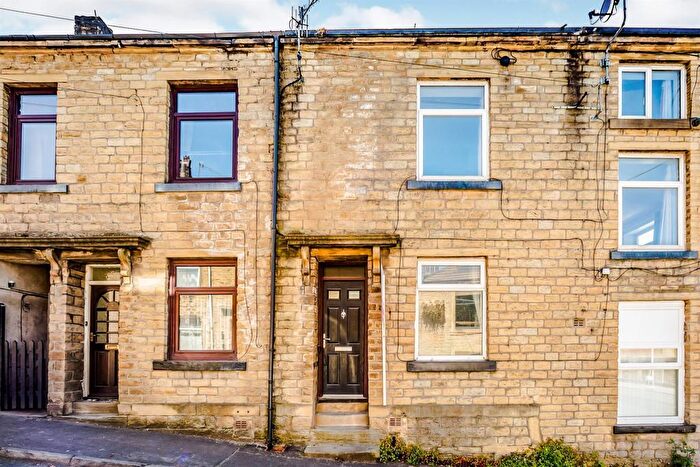 4 Bedroom Terraced House For Sale In Dean Street, Greetland, Halifax, HX4